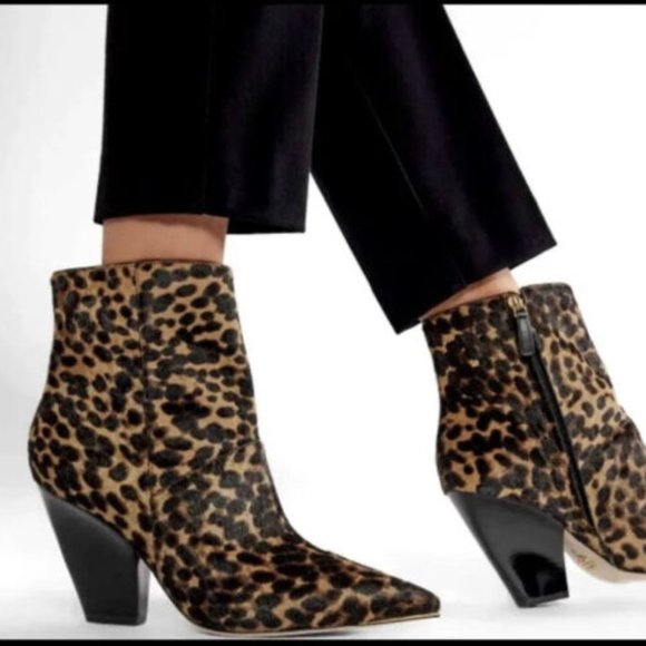 60% OFF! NIB Tory Burch Lila Pointy Toe Real Calf Hair Leopard Booties MSRP $575 - Picture 1 of 6